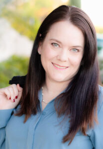 Elaine EE Moe Profile pic